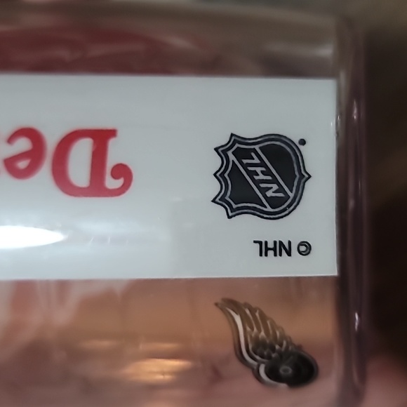 NHL Detroit Red Wings Tervis  240z Tumbler with Red Lid - Picture 6 of 6